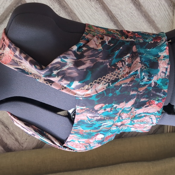 Floral Halter Top Noir E Blanc - Picture 5 of 7